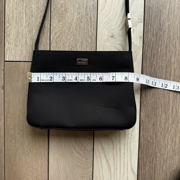 Guess Crossbody Bag Y2k | Excellent Condition - Picture 4 of 10